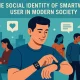 THE SOCIAL IDENTITY OF SMARTWATCH USERS